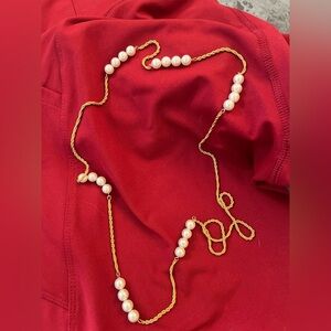 Gold tone and faux pearl, quality costume 17 1/2 inch necklace